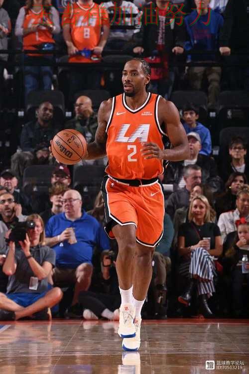 伦纳德高效输出展现核心价值 积分榜形势更加明朗 伦纳德高效输出展现核心价值 积分榜形势更加明朗